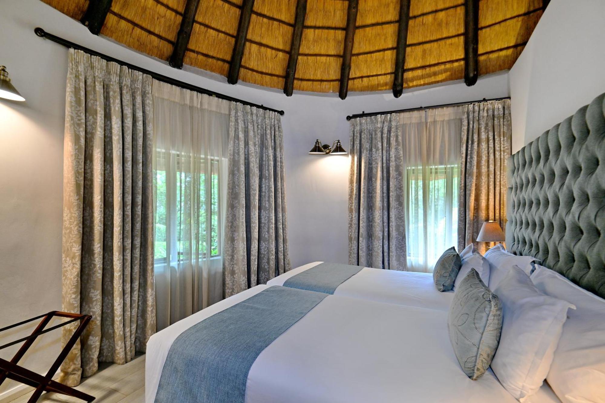 Black Eagle Hotel & Spa Roodepoort Exteriör bild